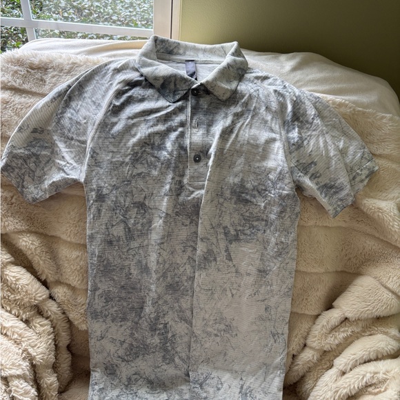 Gray Patterned Men's Shirt - Lululemon - Picture 1 of 4